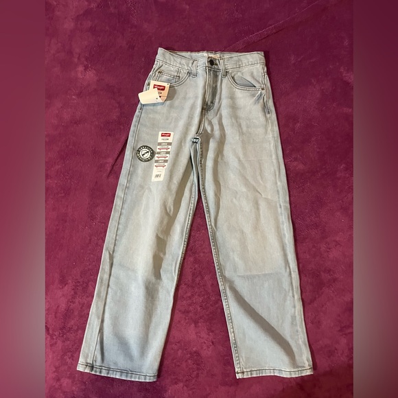 Boys Light Denim Loose Fit Wrangler Jeans NWT - Picture 1 of 4